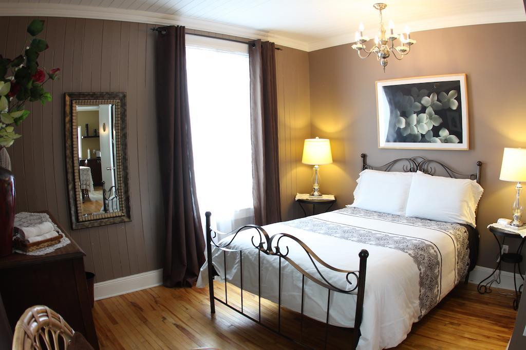 La Grange Aux Hiboux Gite Et Restaurant B&B ลาเบ ห้อง รูปภาพ